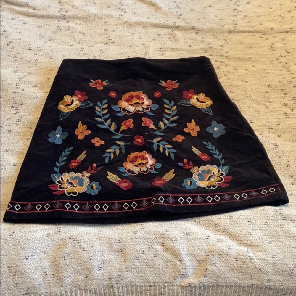 Embroidered velvet skirt